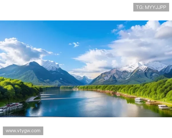 云开之后的天空格外宽广，象征人生的无限可能与无限热情